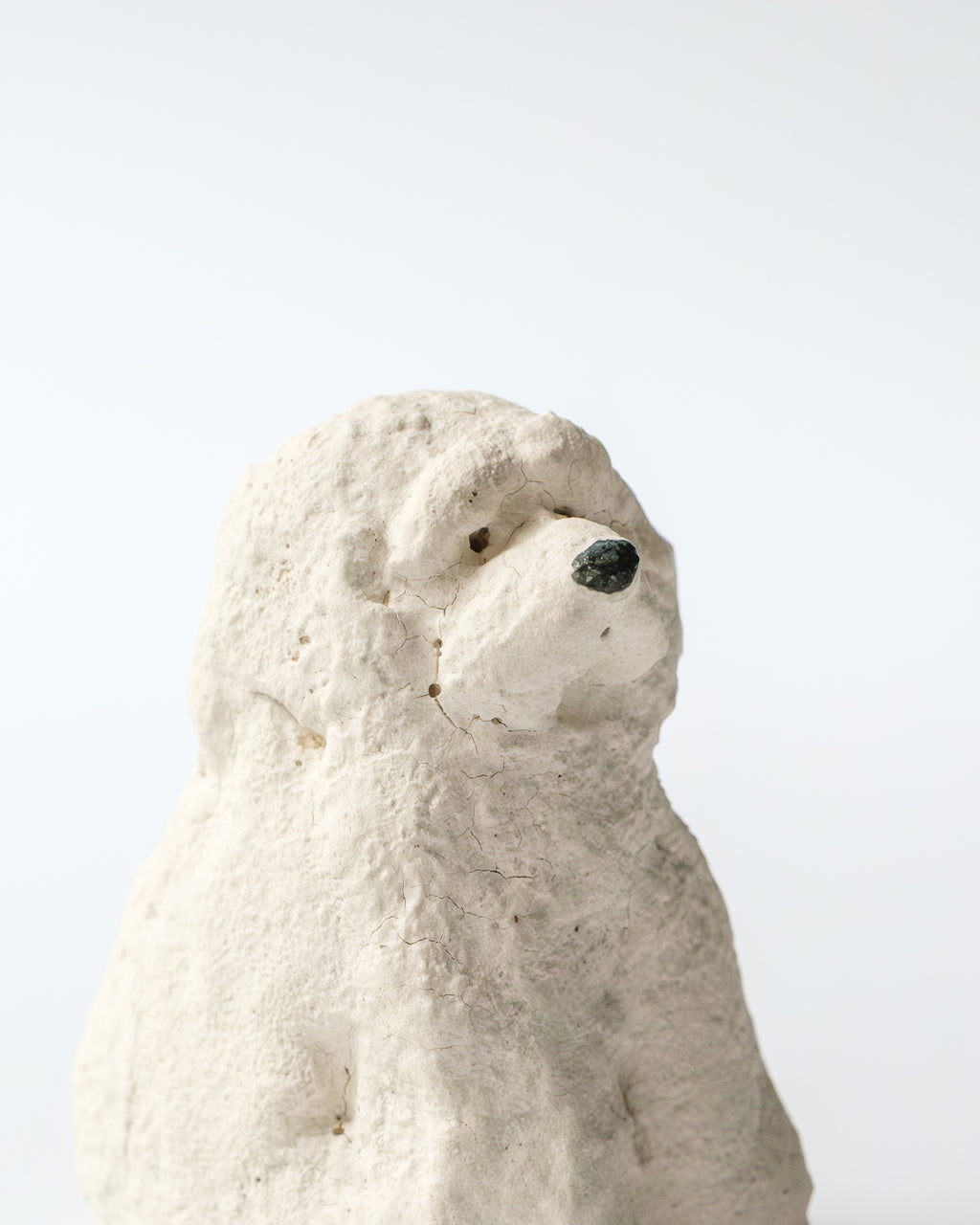 犬のオブジェ – J