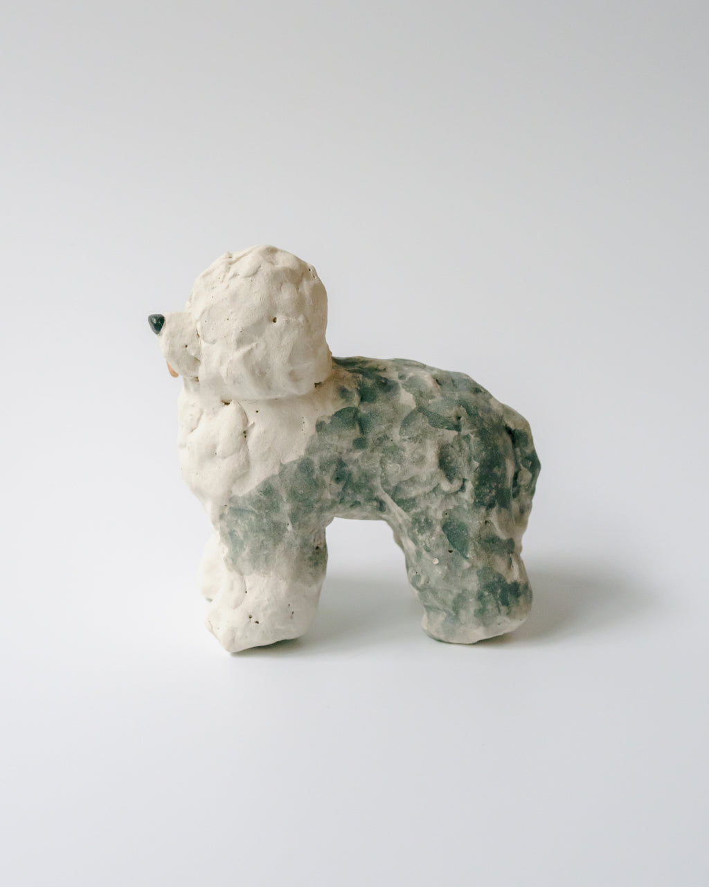 犬のオブジェ – B