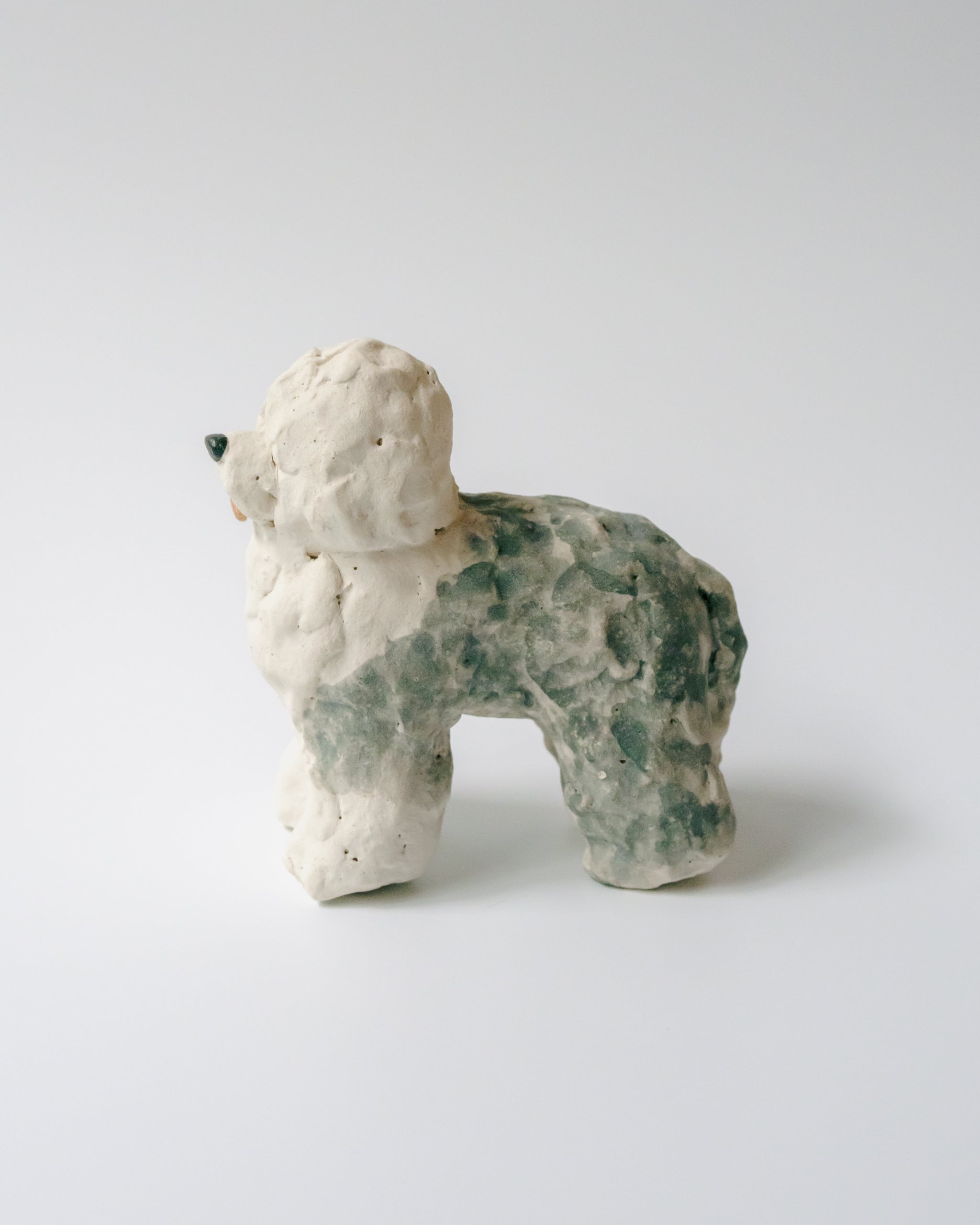 犬のオブジェ – B