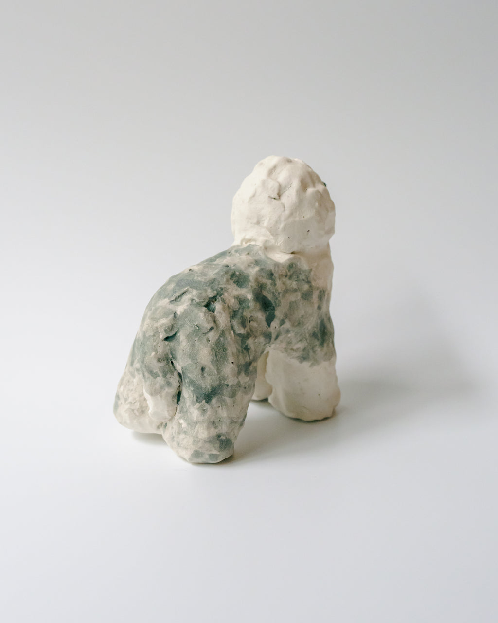 犬のオブジェ – B