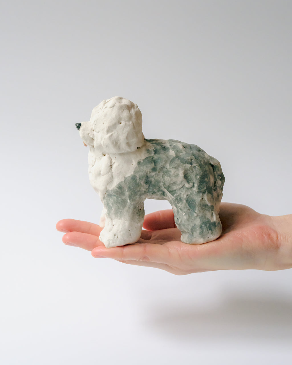 犬のオブジェ – B