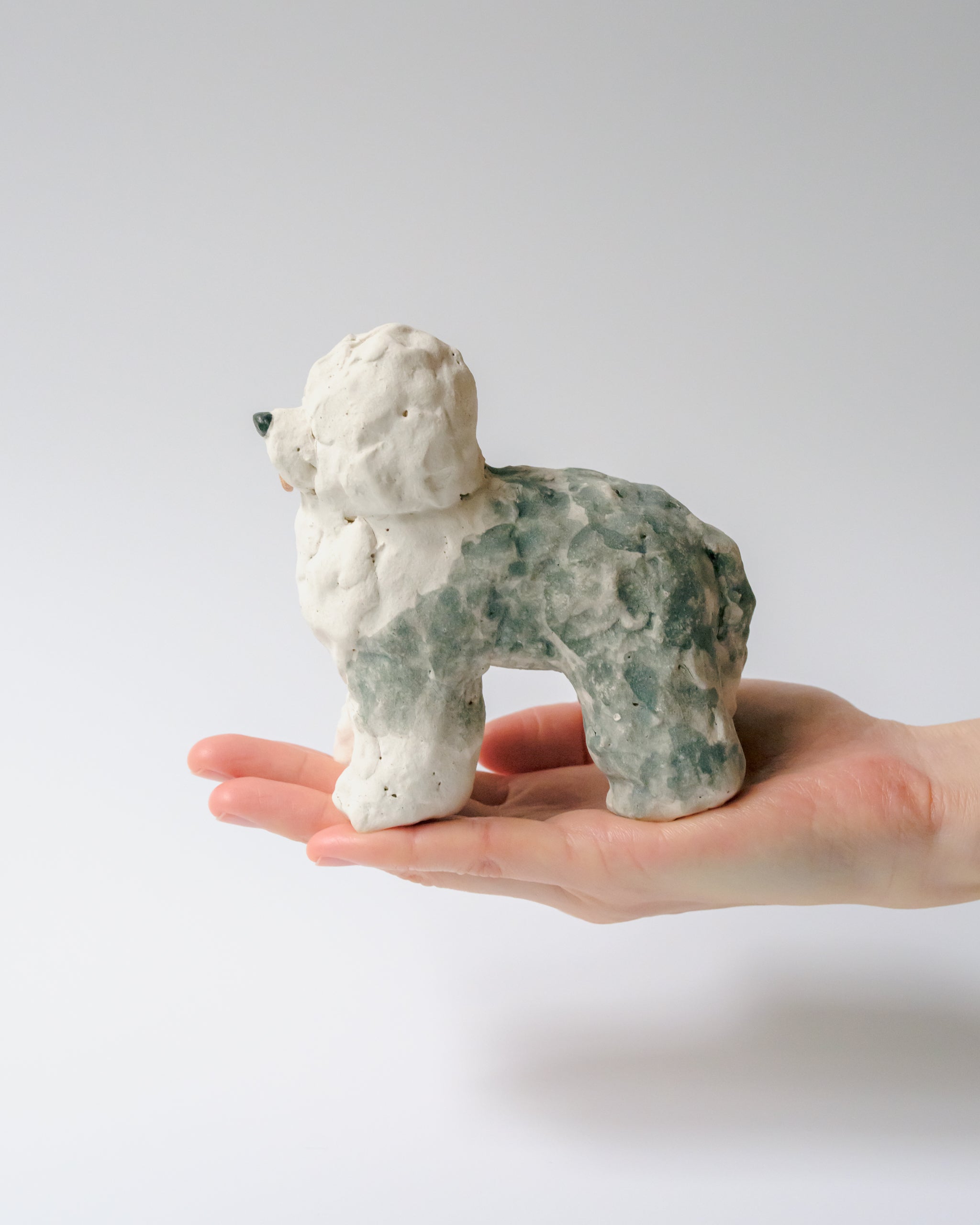 犬のオブジェ – B
