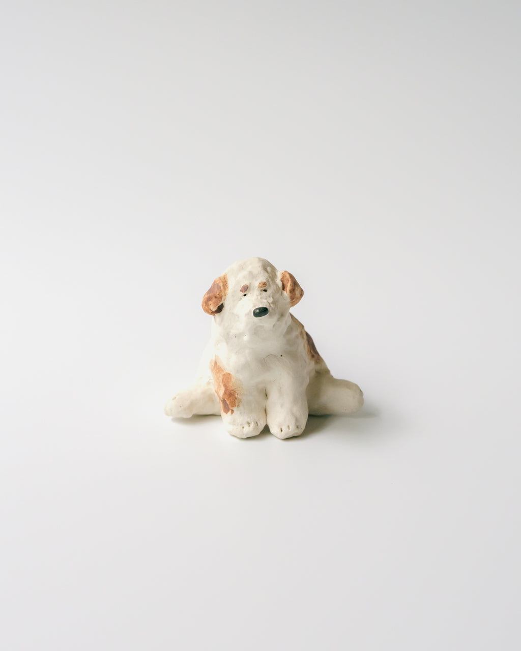犬のオブジェ – H