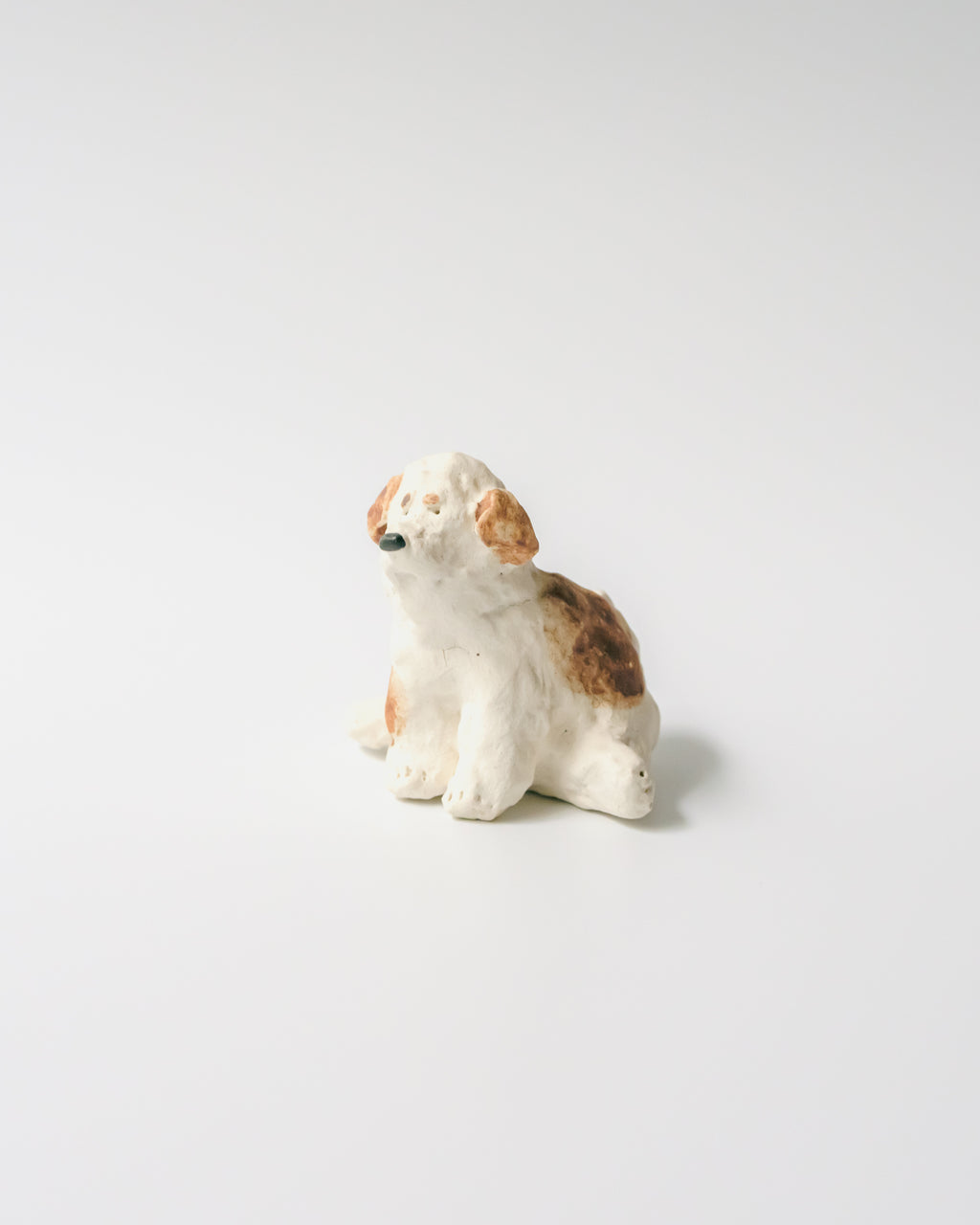 犬のオブジェ – H