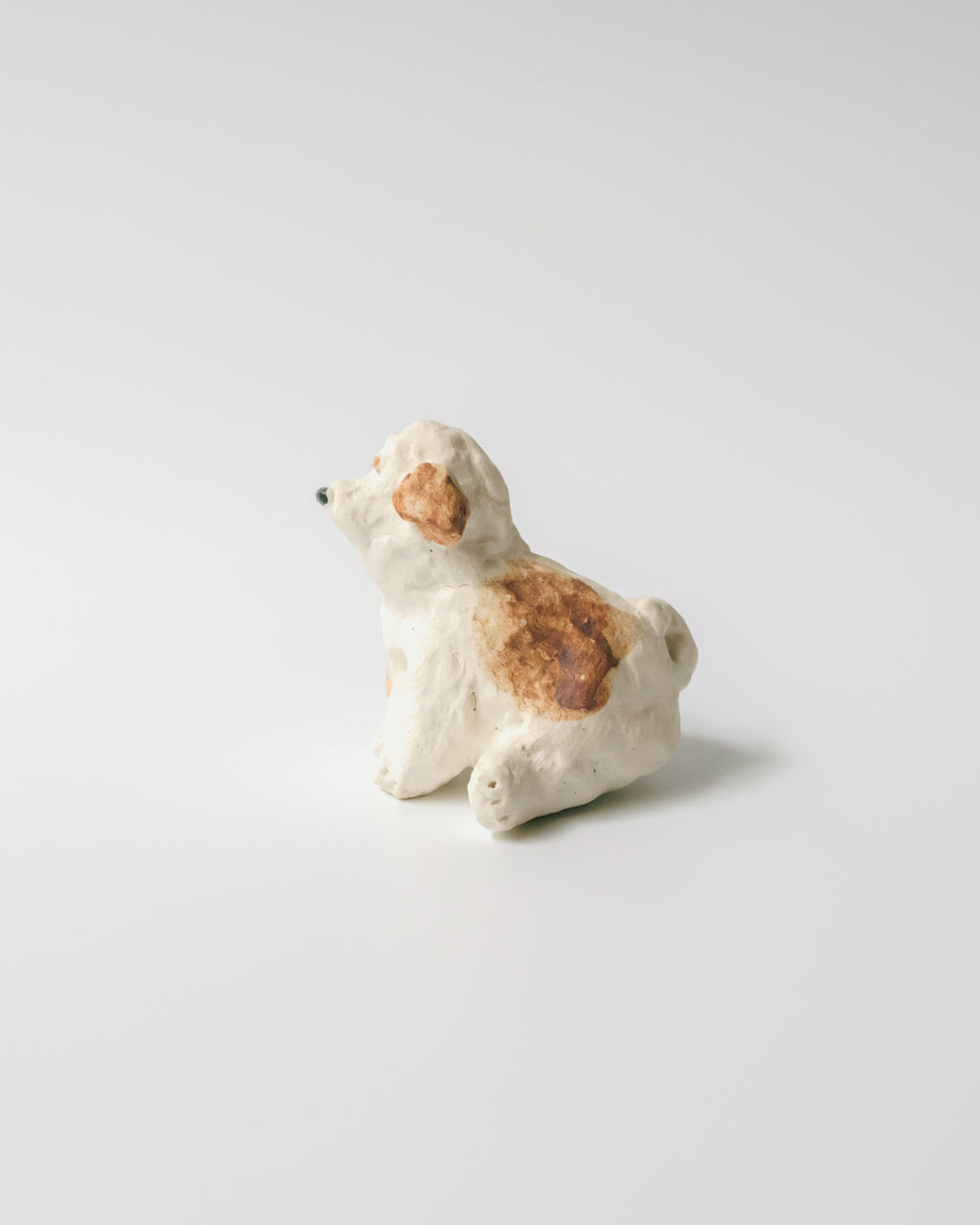 犬のオブジェ – H