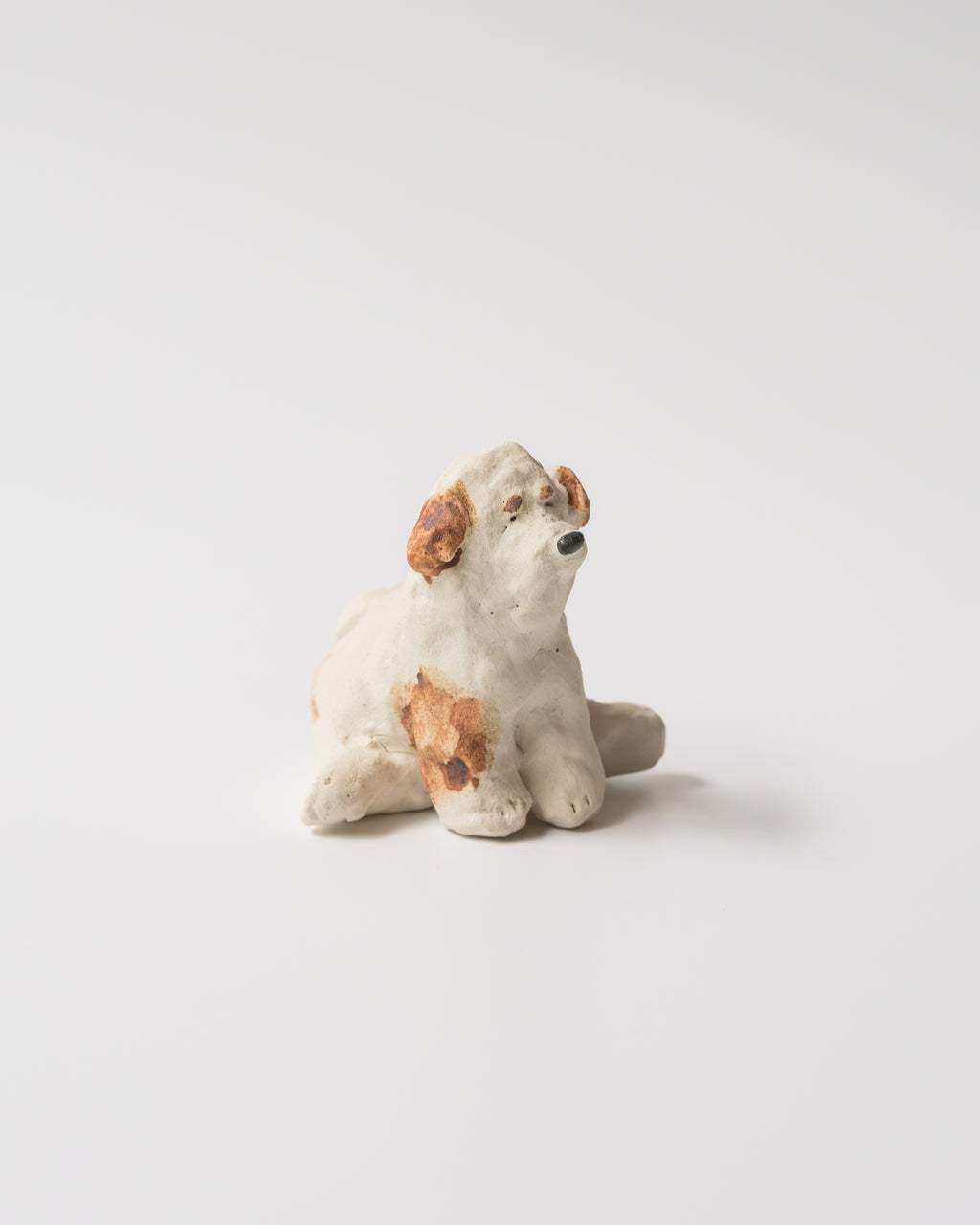 犬のオブジェ – H