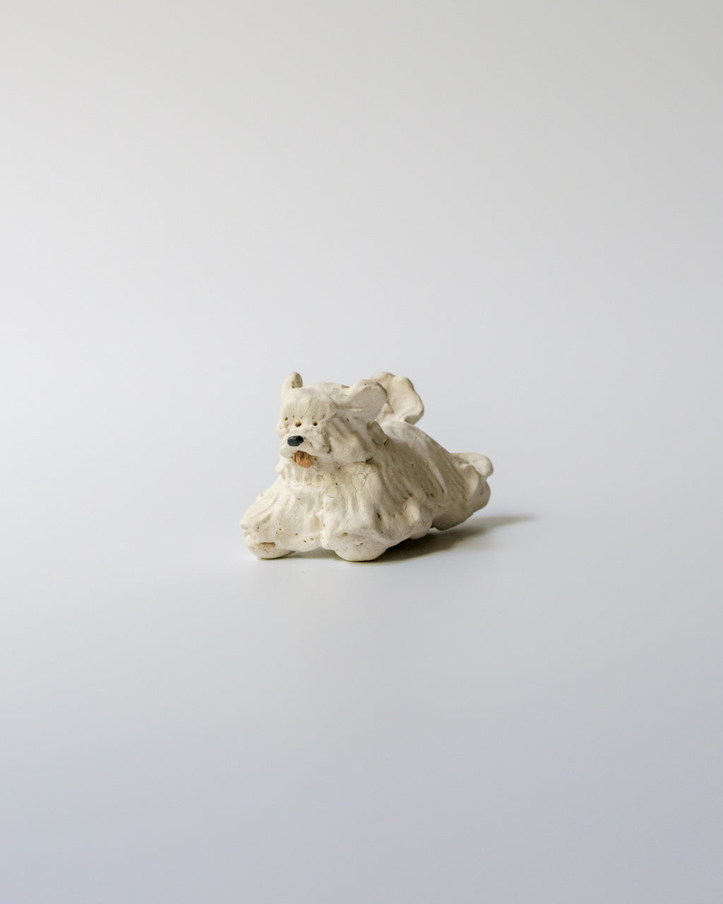 犬のオブジェ – H