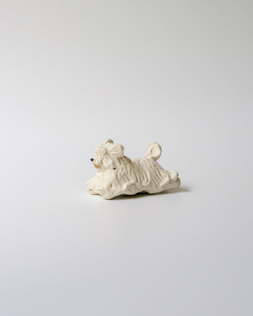 犬のオブジェ – H