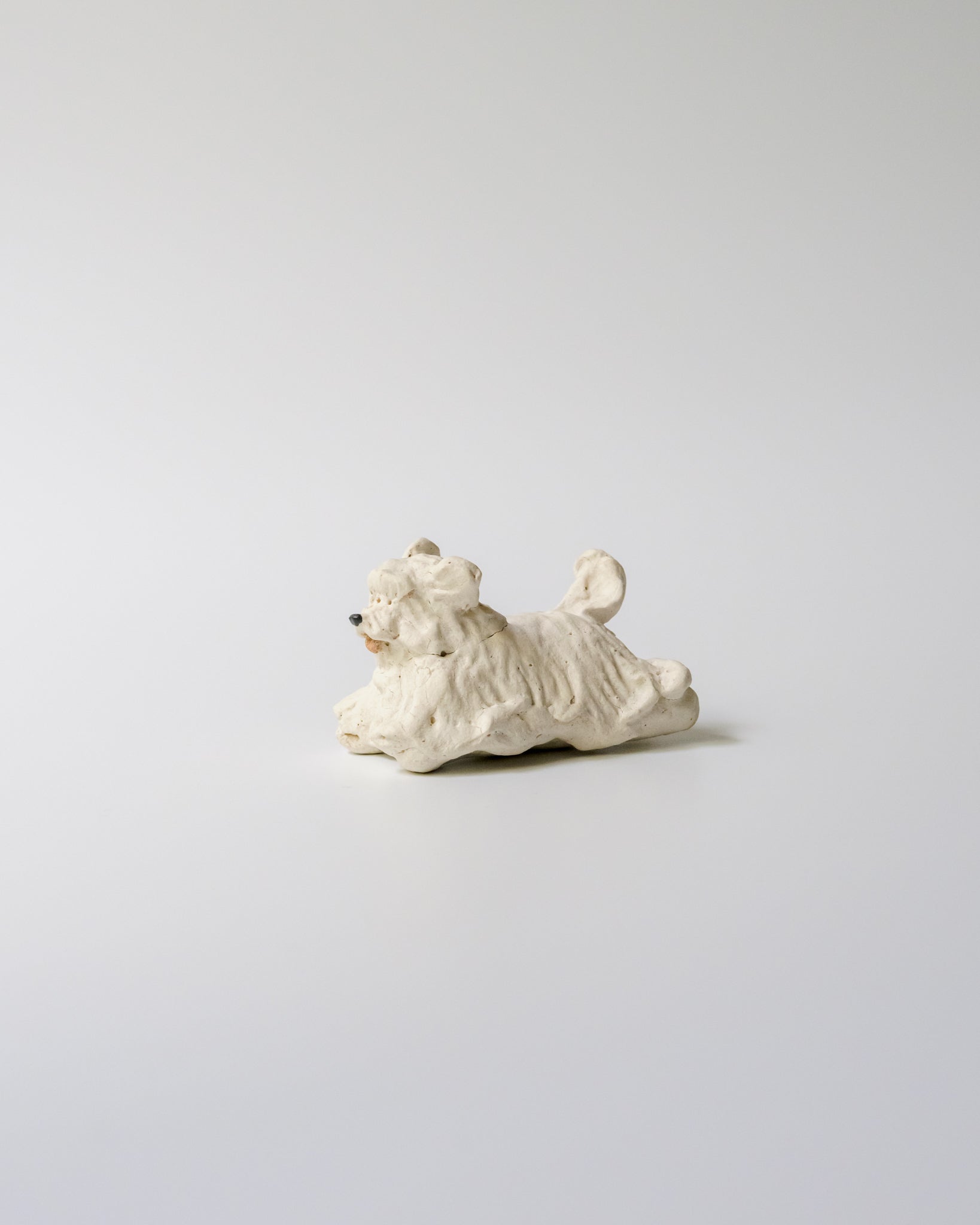 犬のオブジェ – H