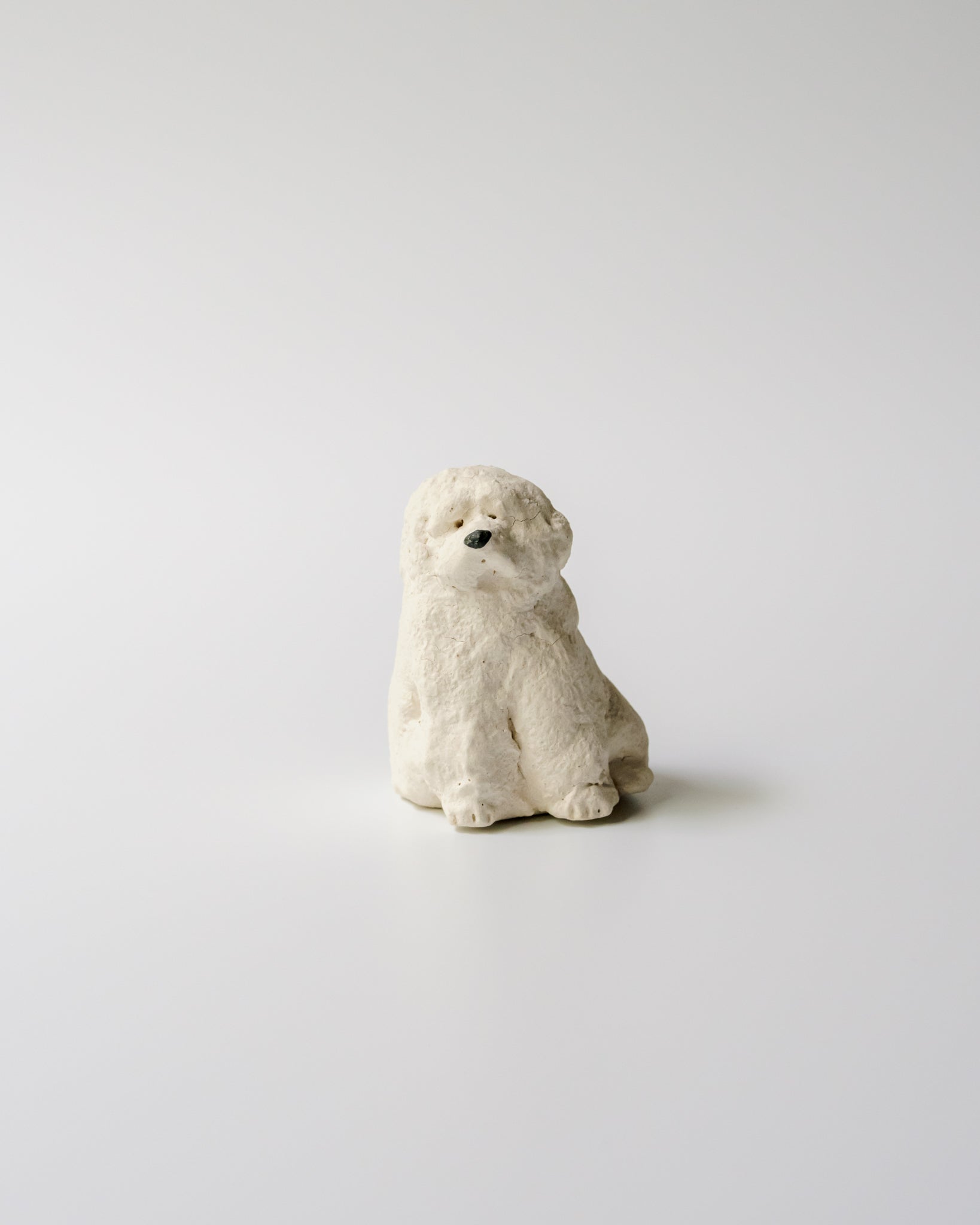 犬のオブジェ – J