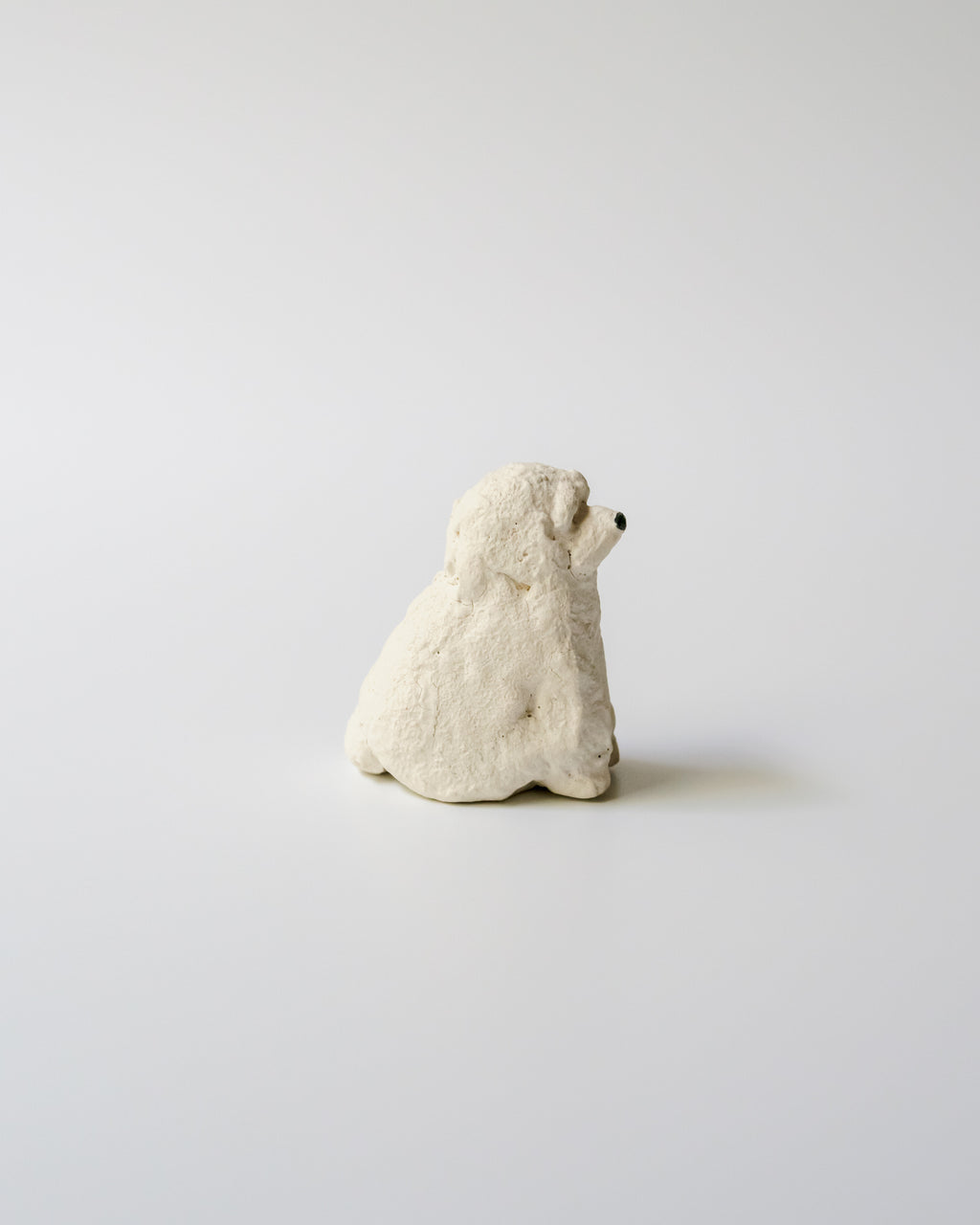 犬のオブジェ – J