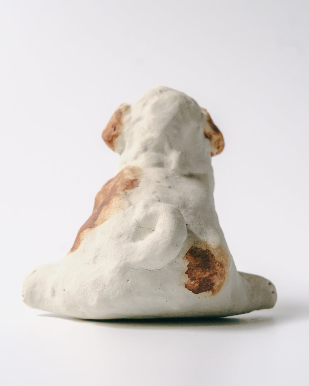犬のオブジェ – H